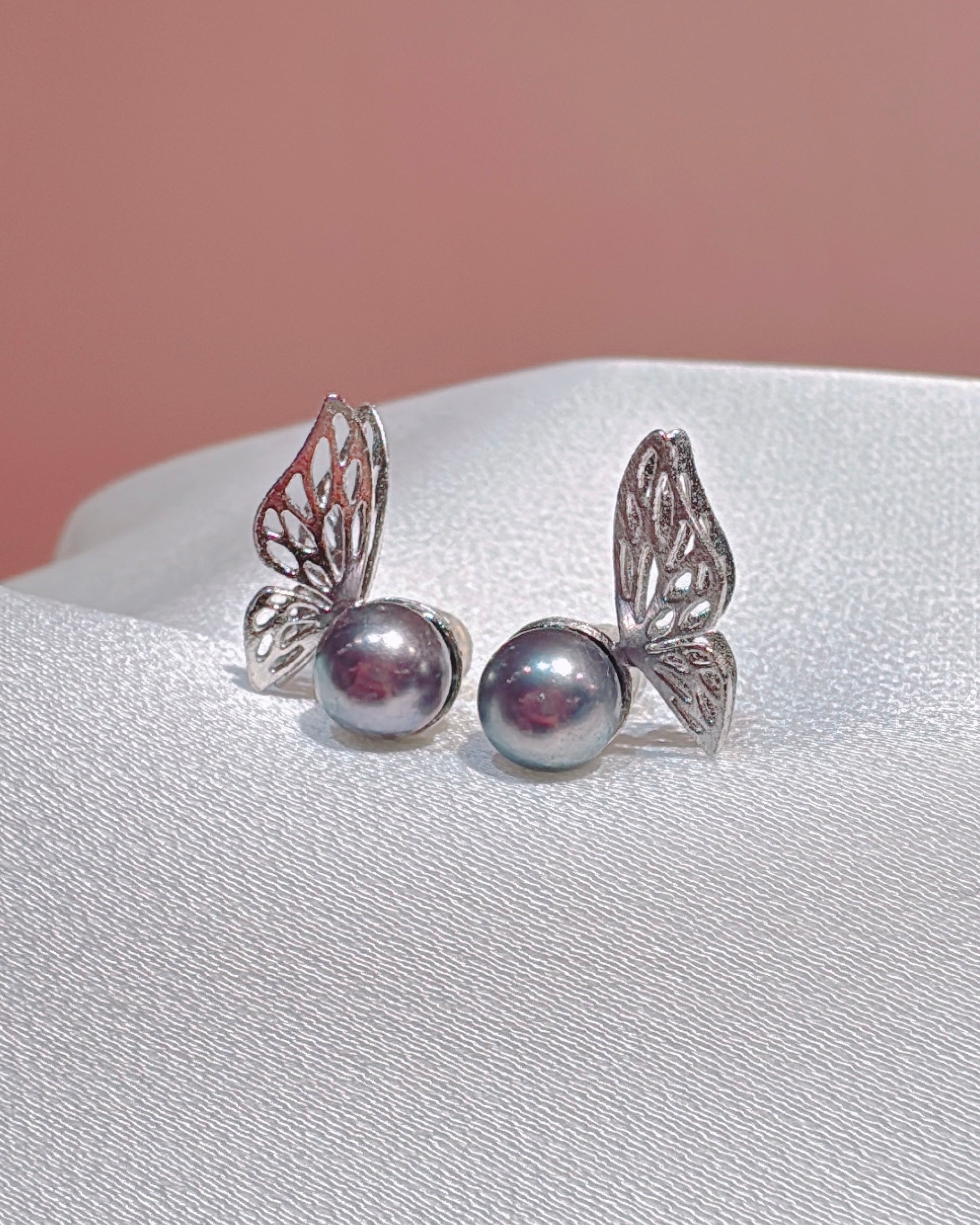 Flow X Lechelle Joyeux Wings (7mm Akoya Pearl)