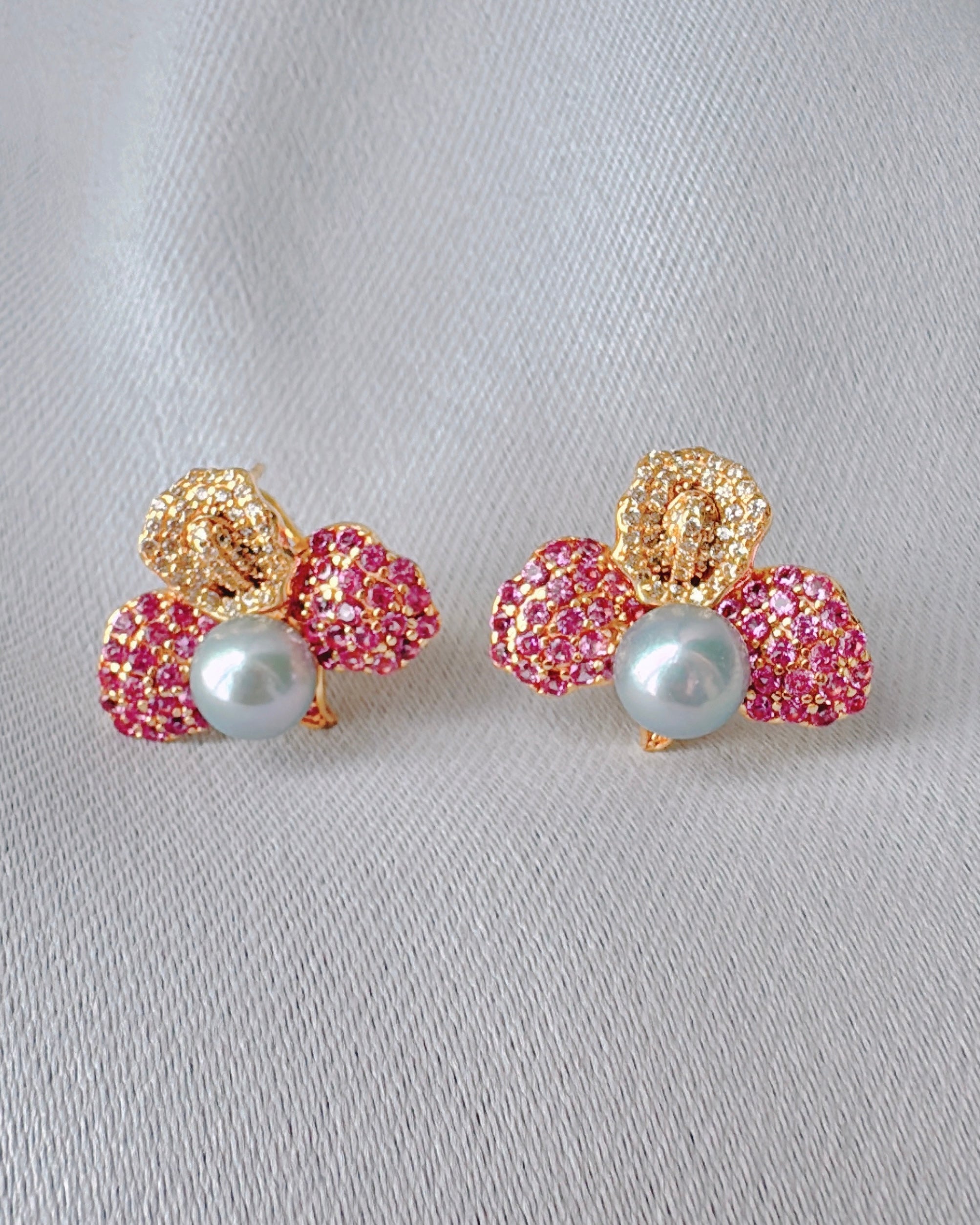 Rose d’Or Bleu, Petals of Pink & Gold