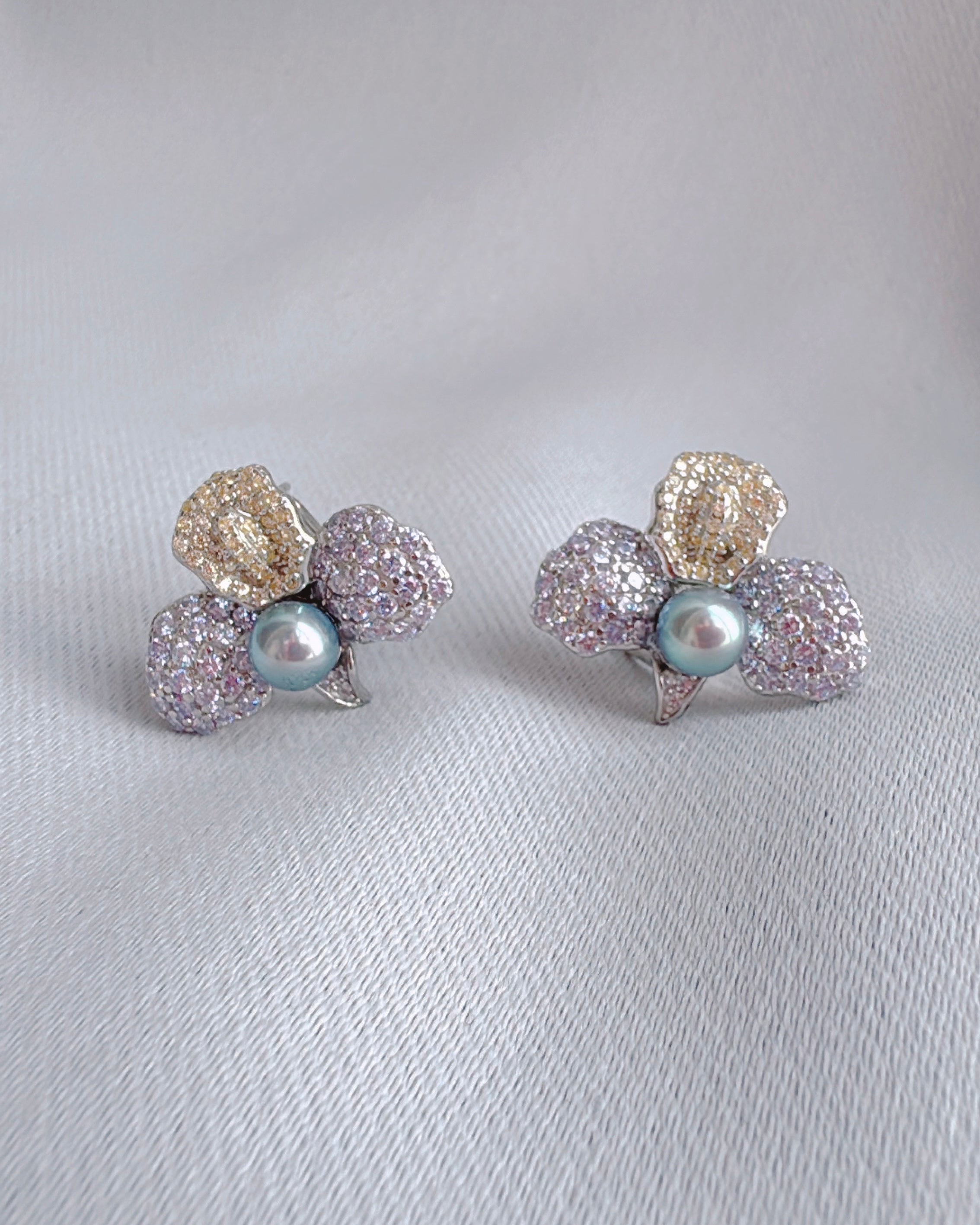 Petale d’Or, Petals of Gold