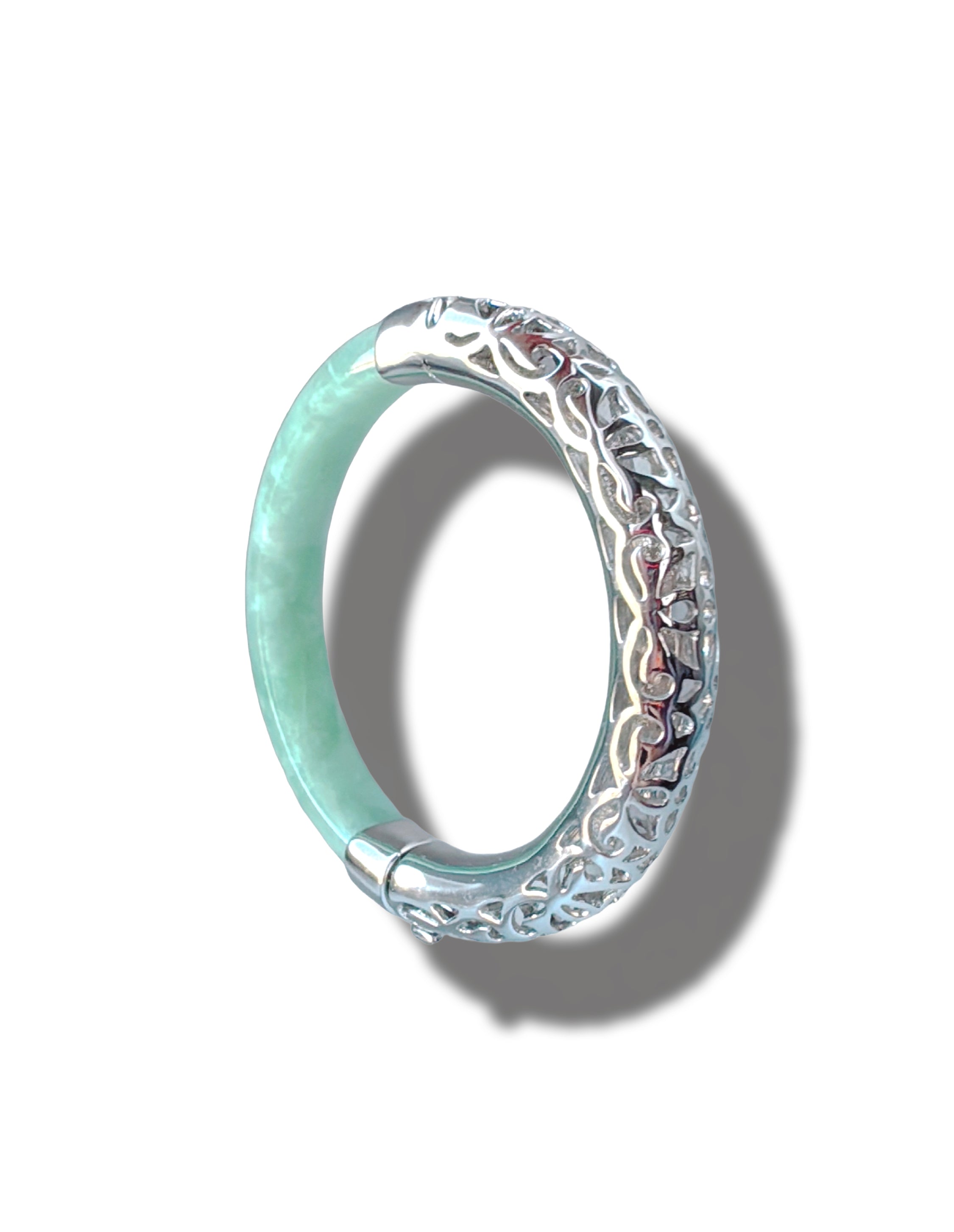 Romantic Jadeite bangle: 16.5cm diameter [Made-to-order: 4-6 weeks]