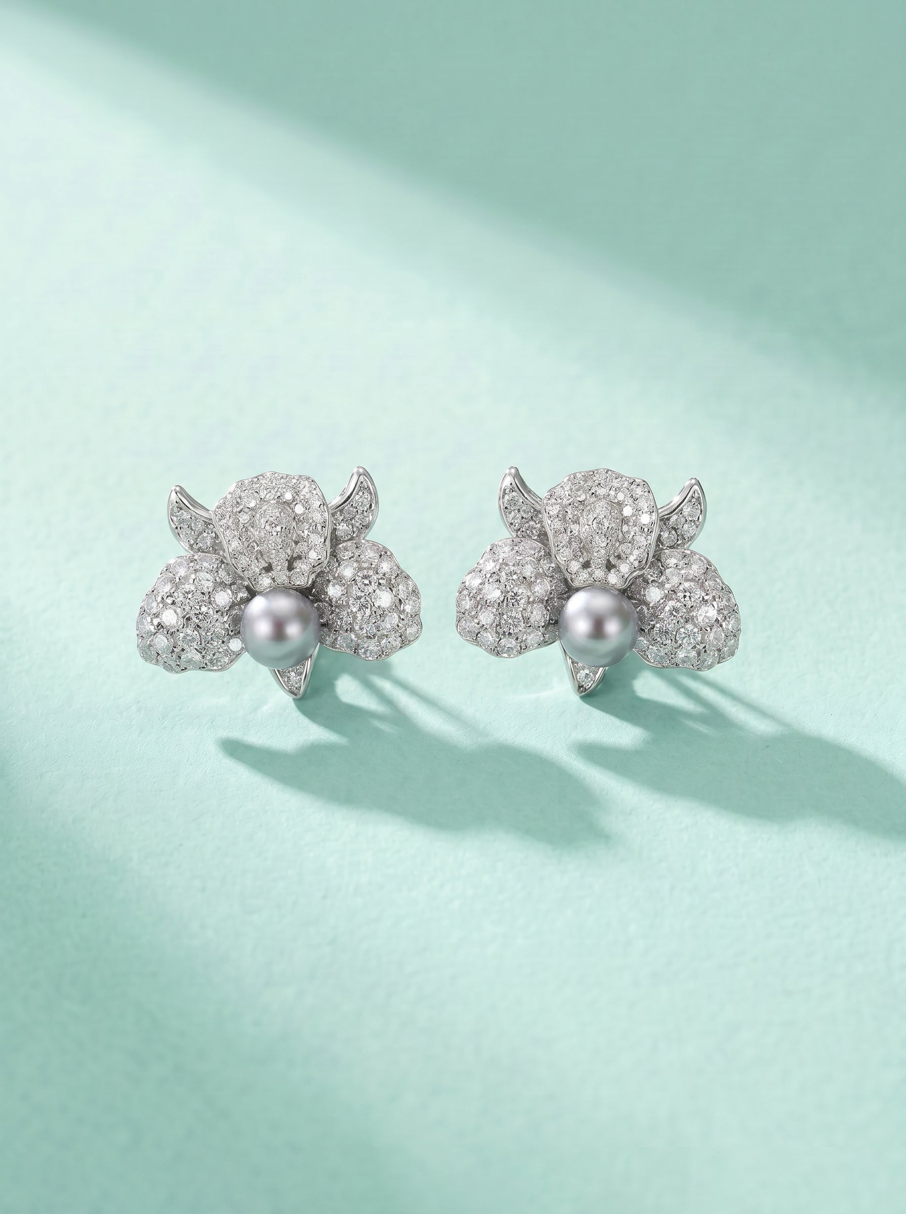 Petale d’Or, Petals of natural Diamonds